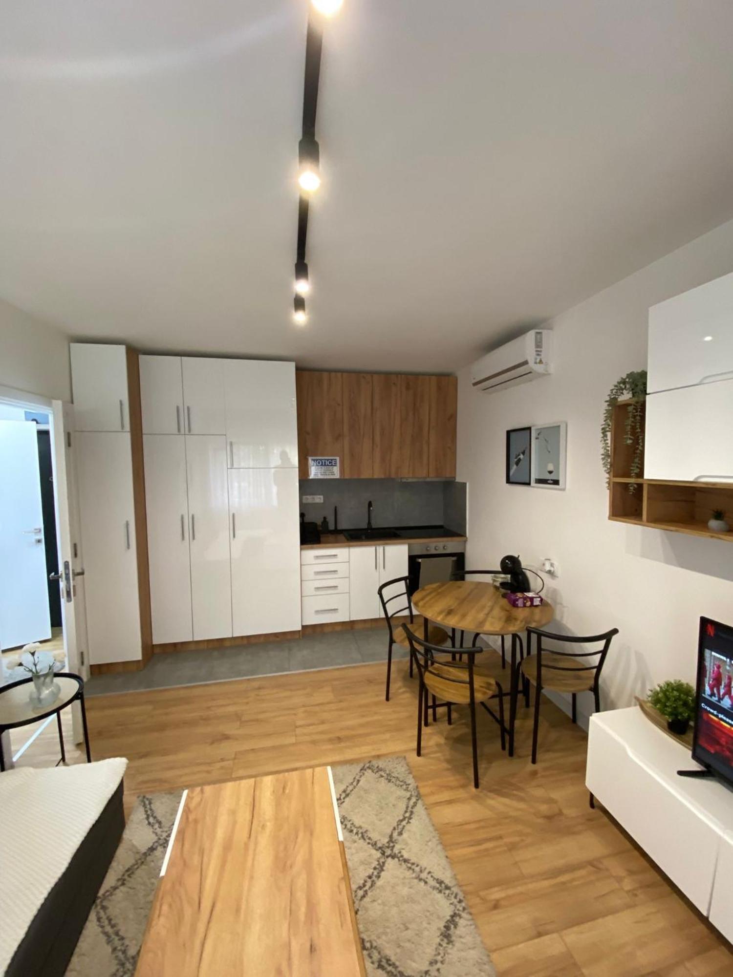 Urban Oasis Apartment Sajmiste ภายนอก รูปภาพ
